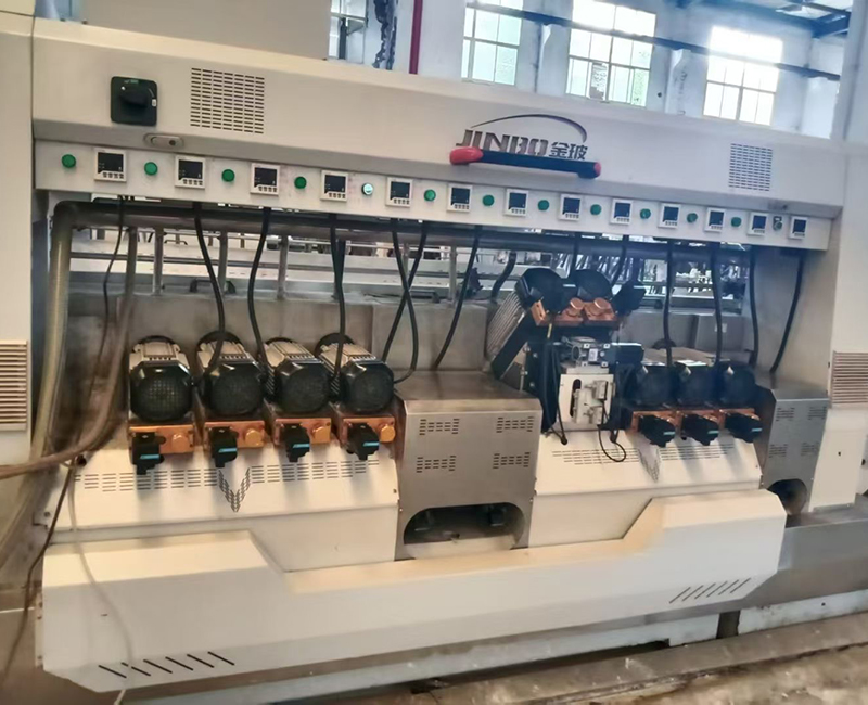 Double edge grinding machine